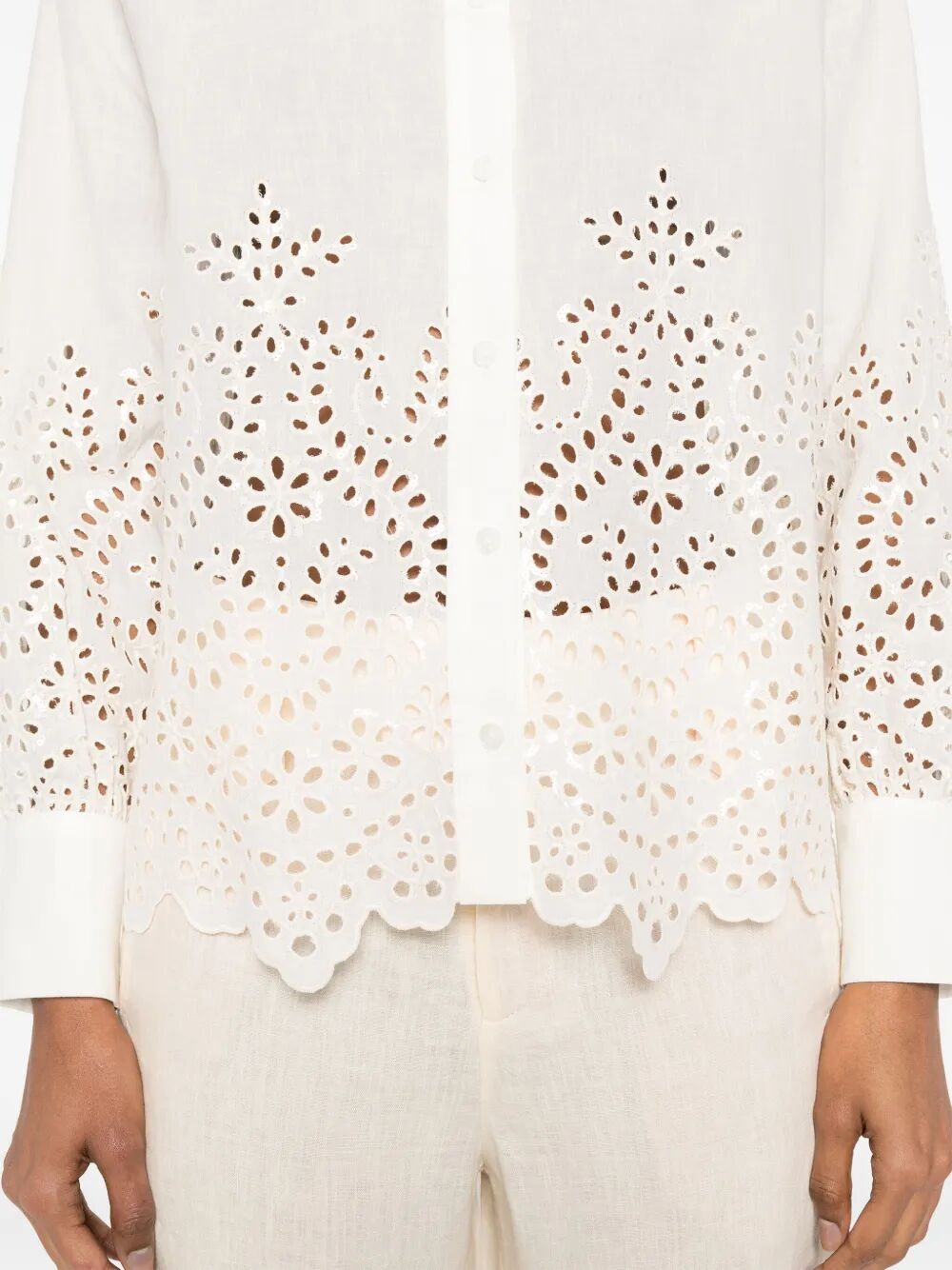 Camicia con ricamo floreale