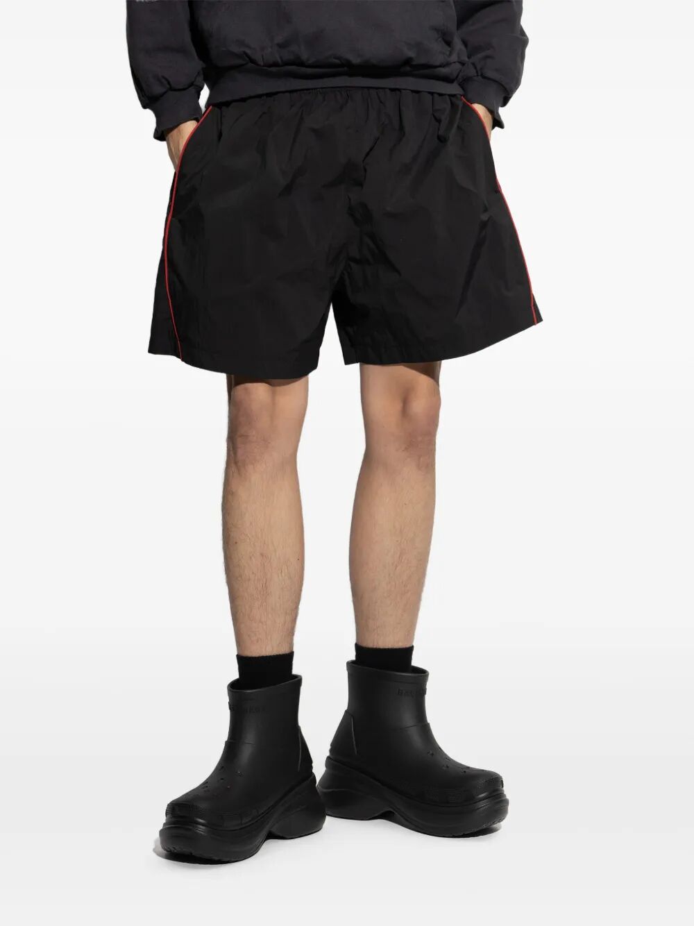 Shorts sportivi con ricamo