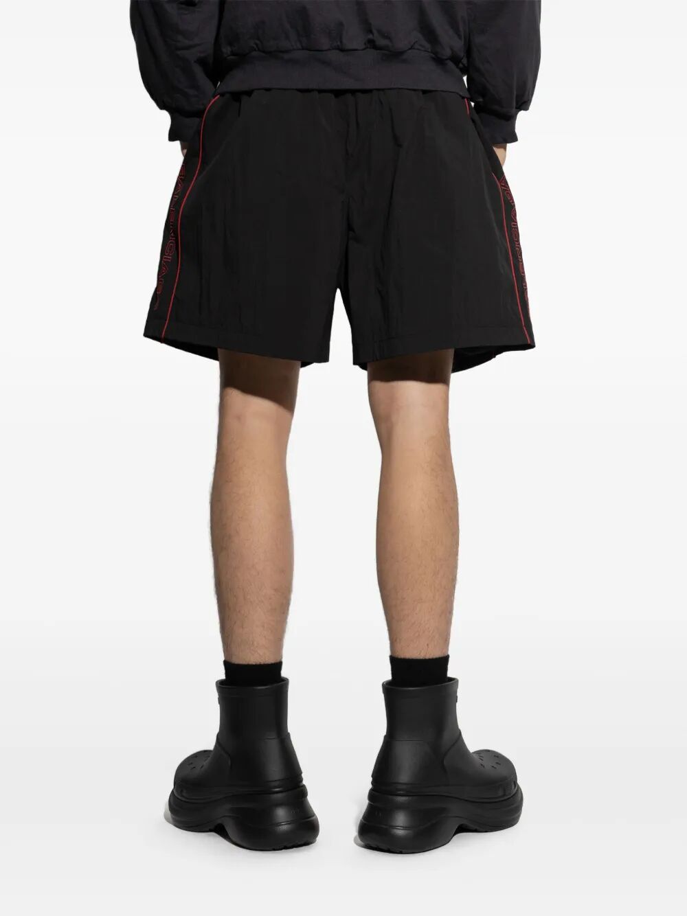 Shorts sportivi con ricamo
