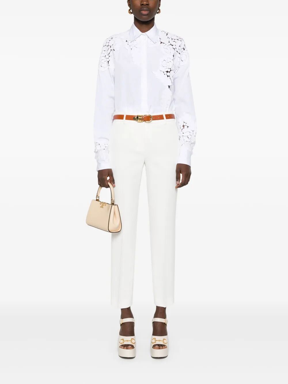 Camicia semi trasparente con applicazione a fiori